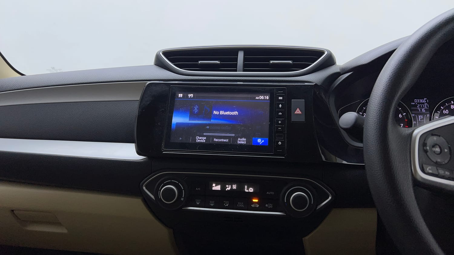 Used 2022 Honda Amaze VX CVT 1.2 Petrol Petrol Automatic top_features Integrated (in-dash) music system