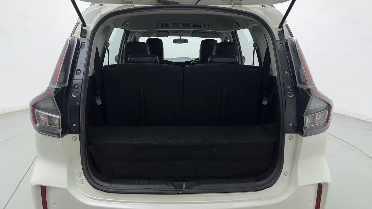 Used 2023 Maruti Suzuki XL6 Zeta MT CNG Cng Manual interior DICKY INSIDE VIEW