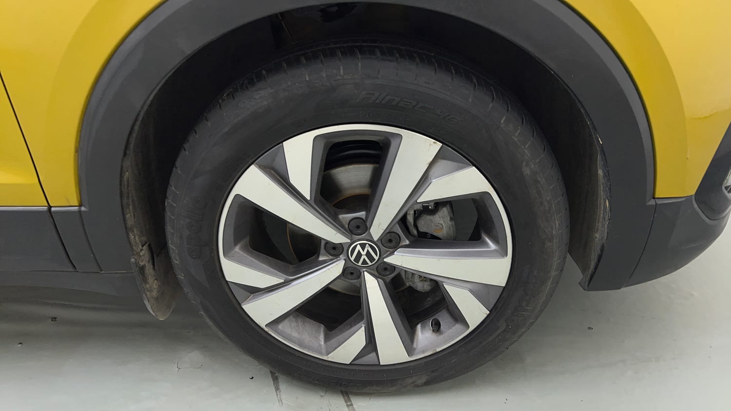Used 2022 Volkswagen Taigun Topline 1.0 TSI AT Petrol Automatic tyres RIGHT FRONT TYRE RIM VIEW