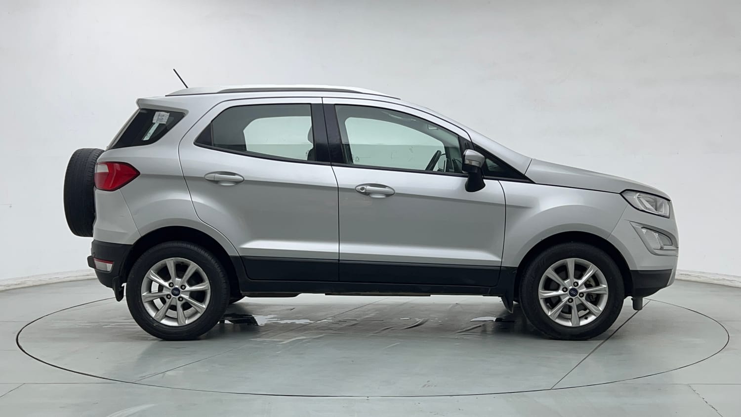 Used 2019 Ford EcoSport Titanium 1.5L TDCi Diesel Manual exterior RIGHT SIDE VIEW