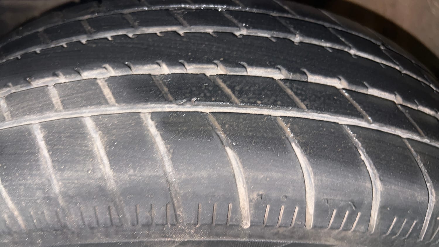 Used 2020 Honda Amaze 1.2 S MT Petrol Petrol Manual tyres LEFT FRONT TYRE TREAD VIEW
