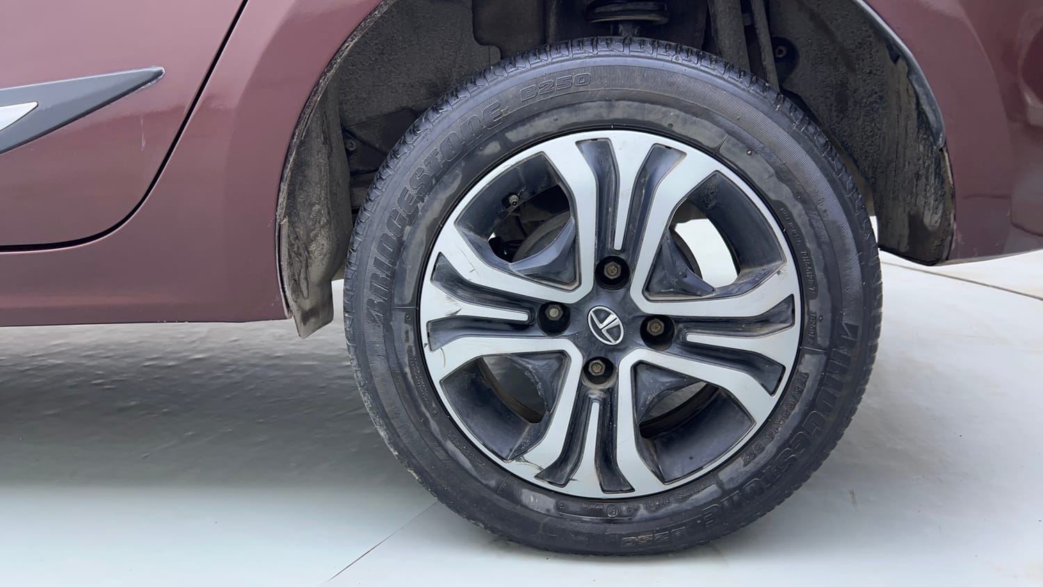 Used 2022 Tata Tigor XZ Plus CNG Cng Manual tyres LEFT REAR TYRE RIM VIEW