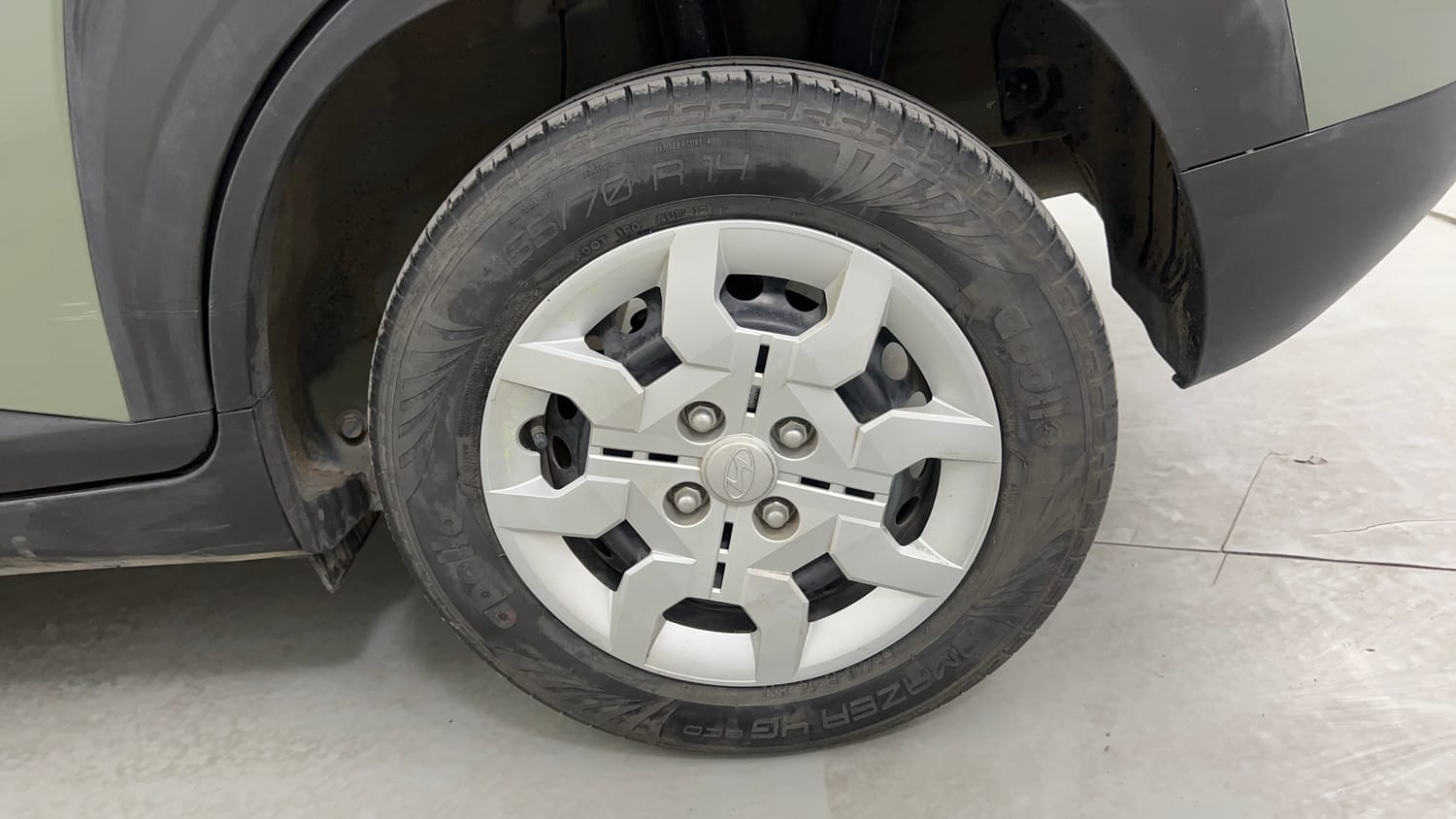 Used 2024 Hyundai Exter S 1.2 MT Hy-CNG Duo Cng Manual tyres LEFT REAR TYRE RIM VIEW