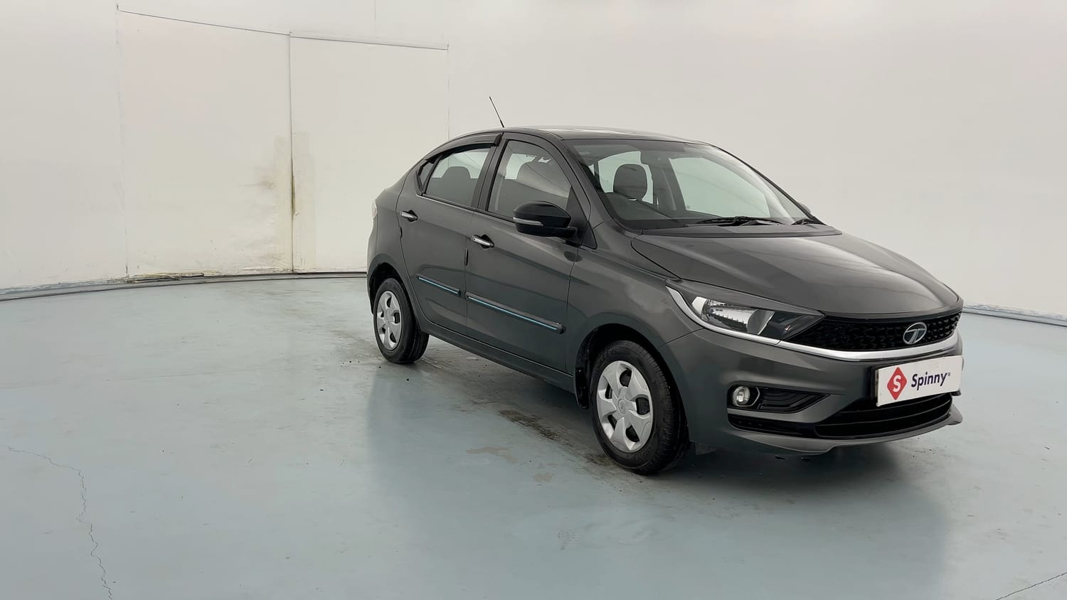 Used 2023 Tata Tigor XZ CNG Cng Manual exterior RIGHT FRONT CORNER VIEW