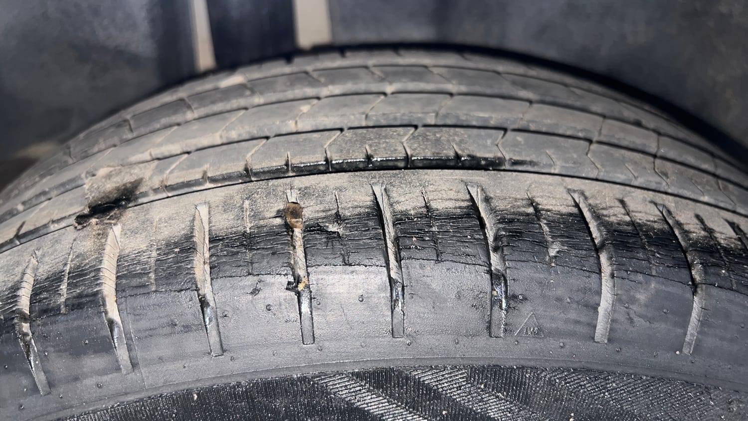 Used 2015 Maruti Suzuki Ciaz ZXI+ Petrol Manual tyres RIGHT REAR TYRE TREAD VIEW