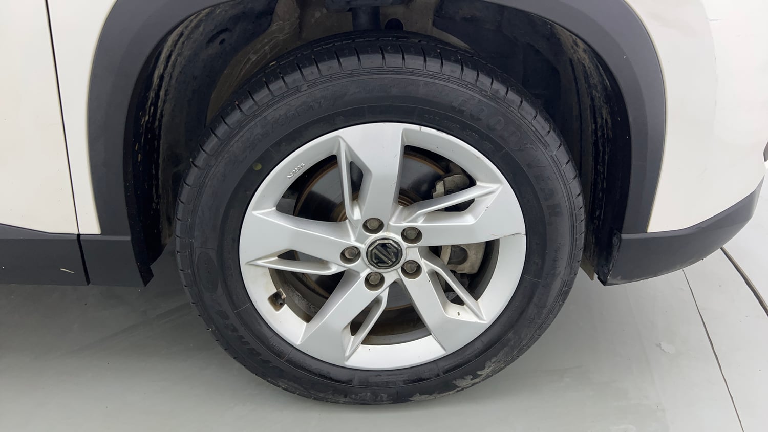 Used 2021 MG Motors Hector Super 1.5 Petrol Turbo MT Petrol Manual tyres RIGHT FRONT TYRE RIM VIEW