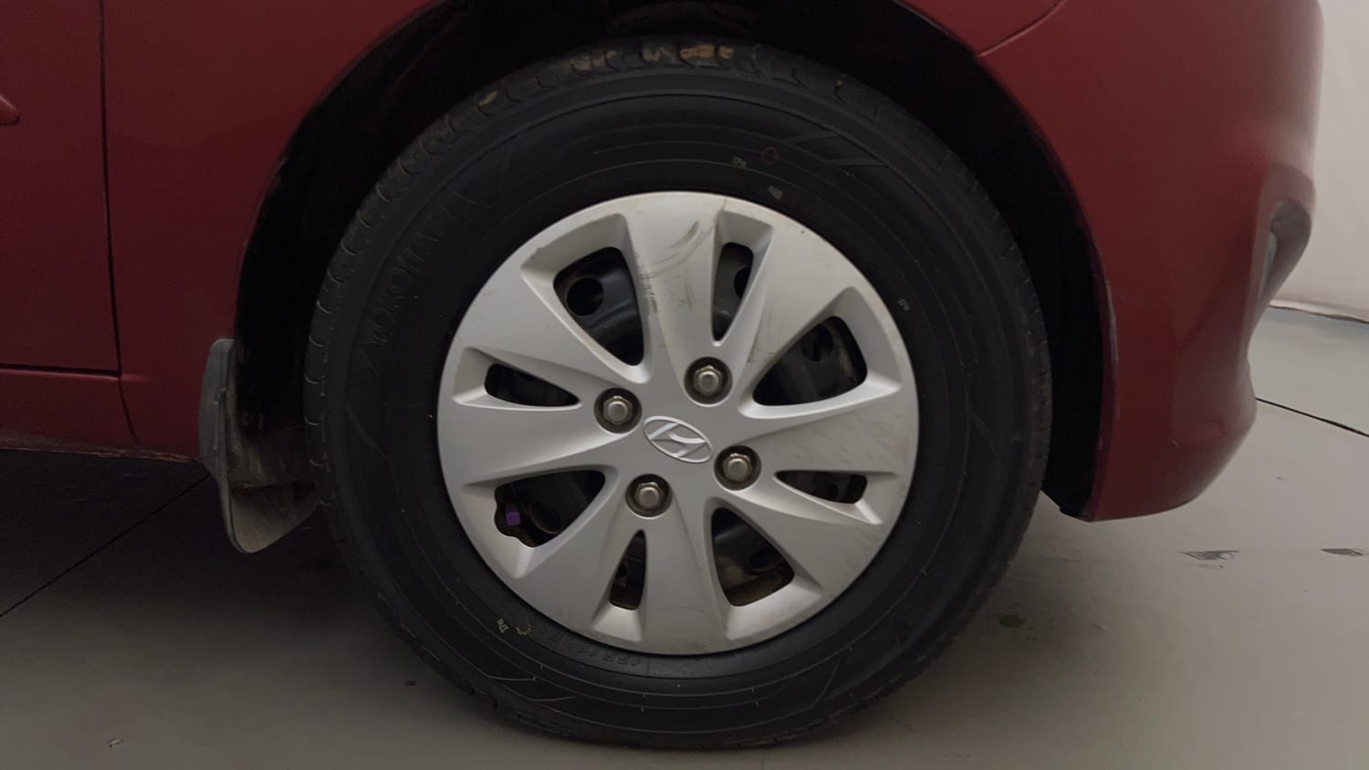 Used 2012 Hyundai i10 Sportz 1.2 Kappa2 Petrol Manual tyres RIGHT FRONT TYRE RIM VIEW