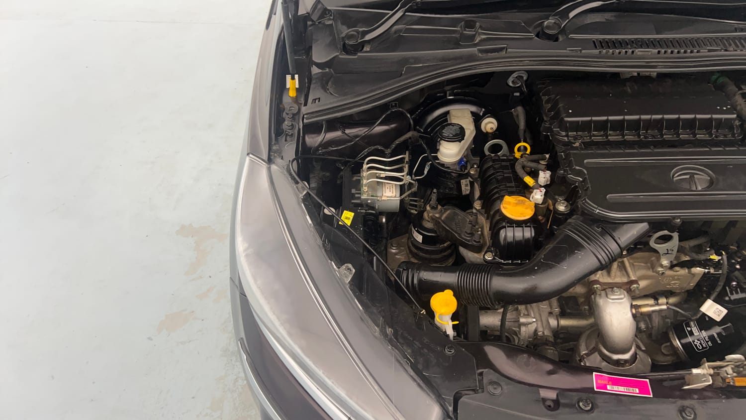 Used 2023 Tata Tiago XT Petrol Manual engine ENGINE RIGHT SIDE VIEW