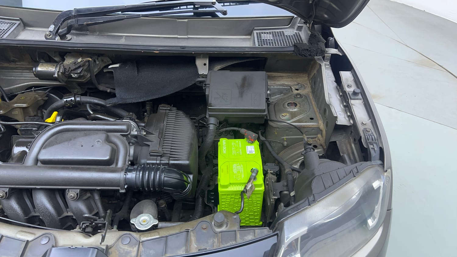 Used 2019 Renault Kwid RXT Opt Petrol Manual engine ENGINE LEFT SIDE VIEW