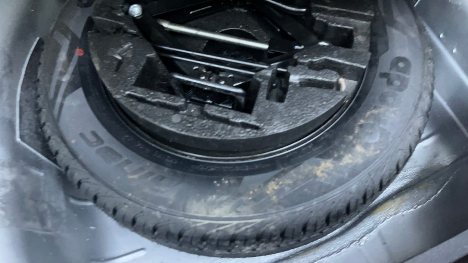 Used 2018 Volkswagen Ameo Comfortline 1.0L (P) Petrol Manual tyres SPARE TYRE VIEW
