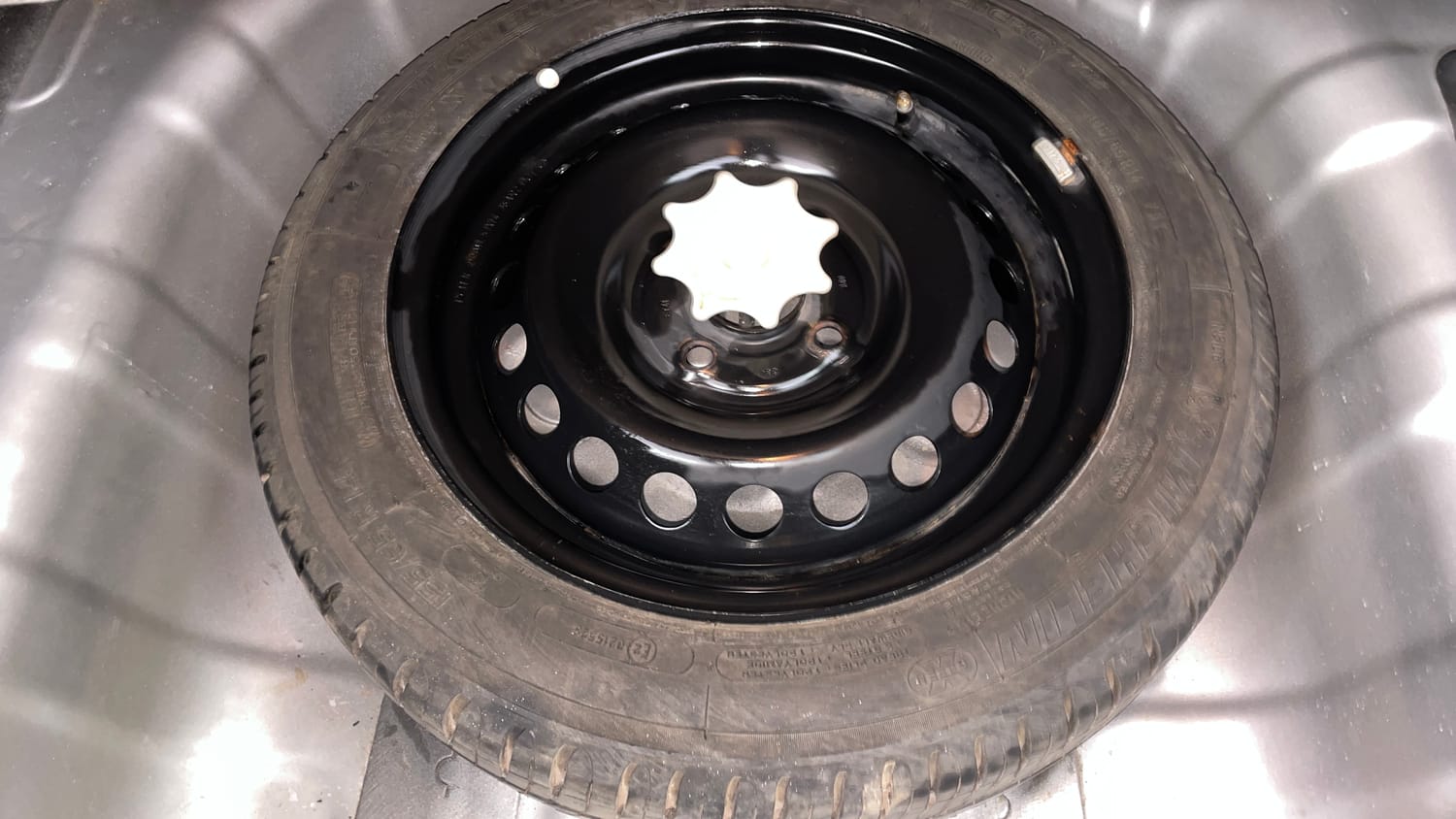 Used 2016 Hyundai Xcent SX 1.2 Petrol Manual tyres SPARE TYRE VIEW