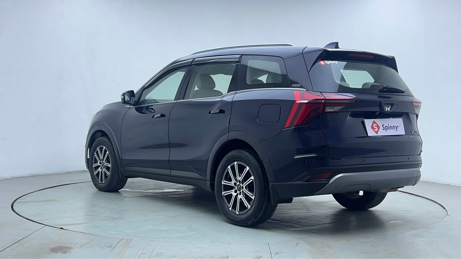 Used 2021 Mahindra XUV700 AX 7 Petrol AT Luxury Pack 7 STR Petrol Automatic exterior LEFT REAR CORNER VIEW