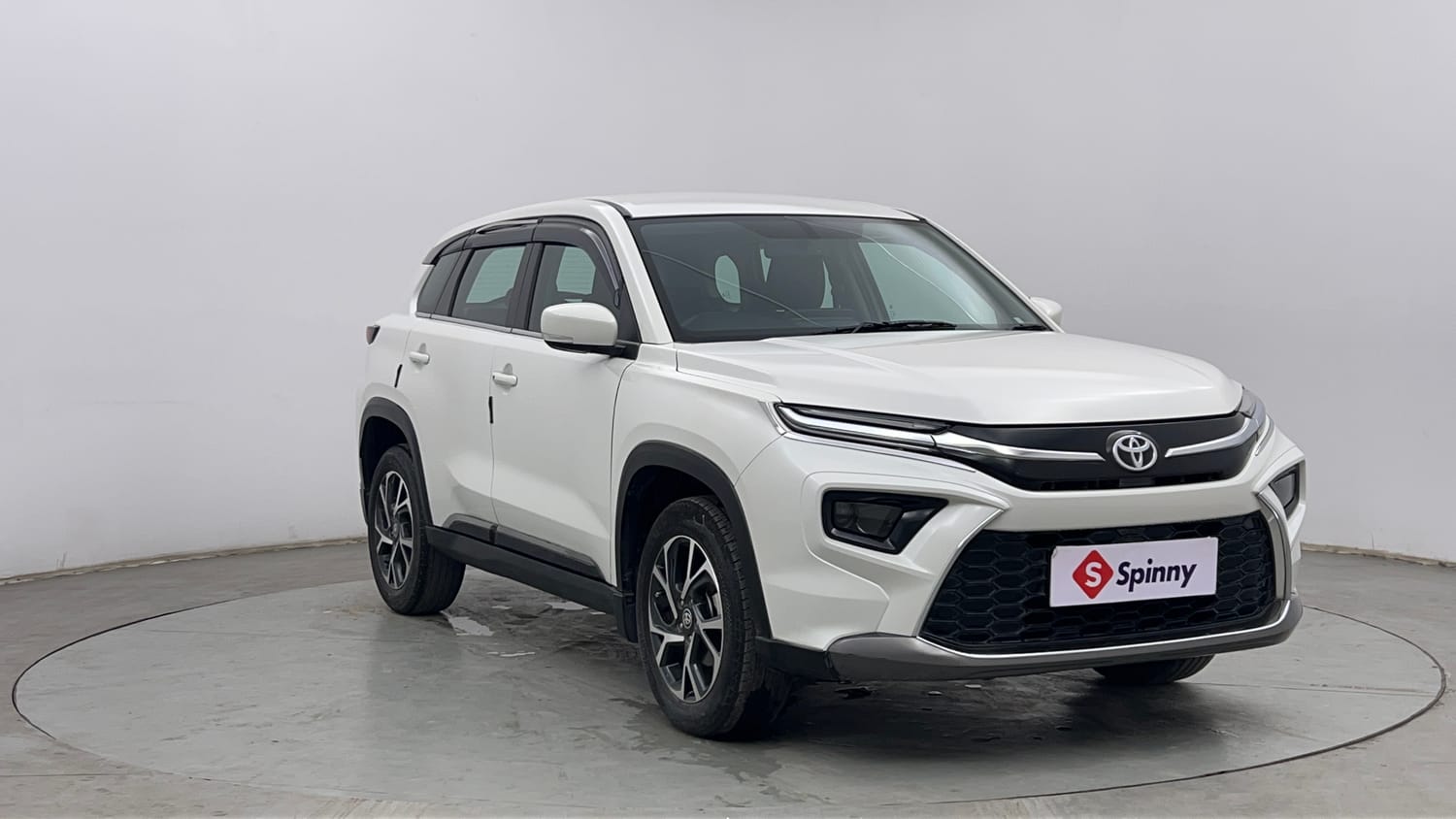 Used 2024 Toyota Urban Cruiser Hyryder G AT NeoDrive Petrol Automatic exterior RIGHT FRONT CORNER VIEW