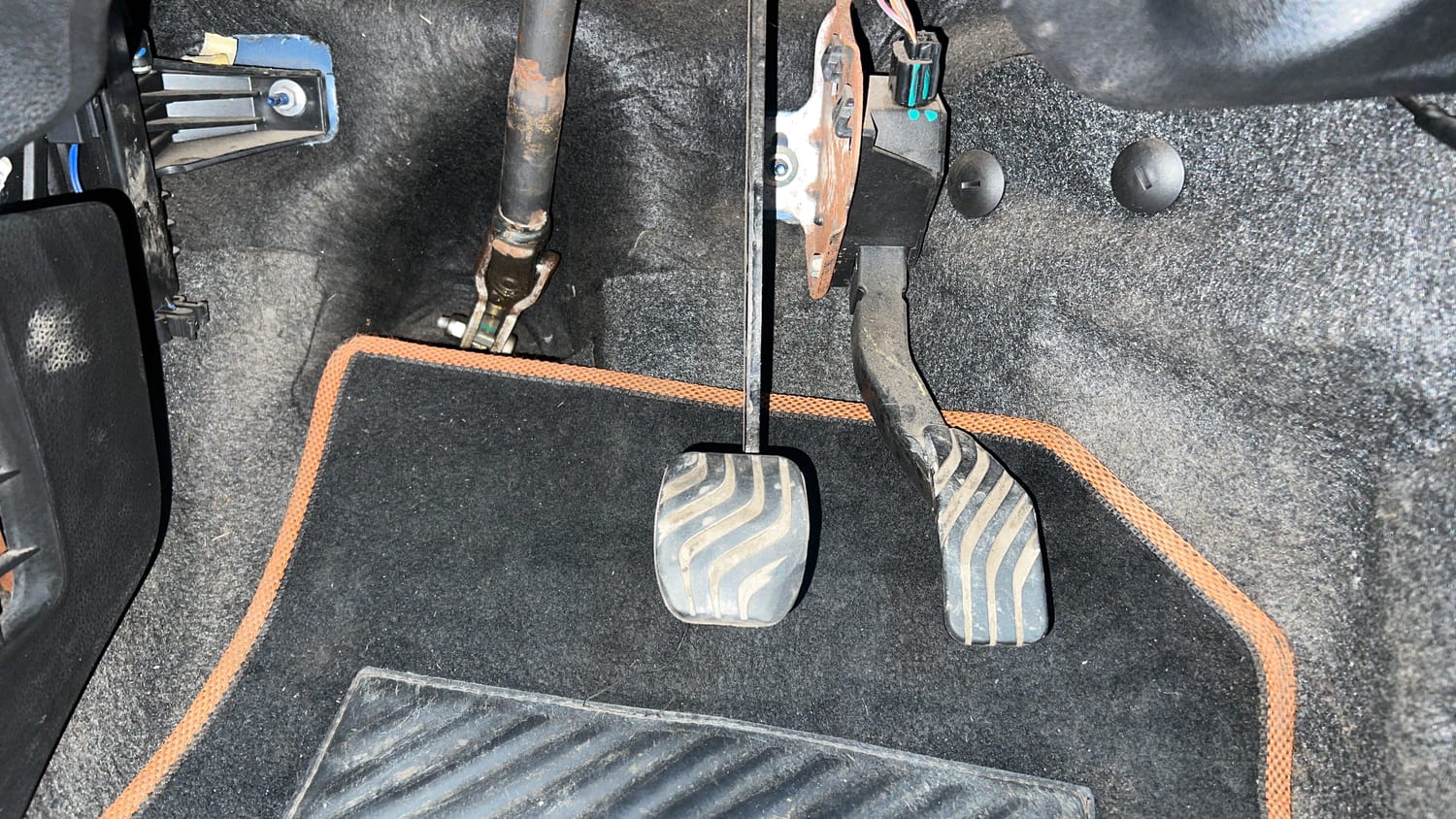 Used 2017 Renault Kwid CLIMBER 1.0 AMT Petrol Automatic interior PEDALS VIEW