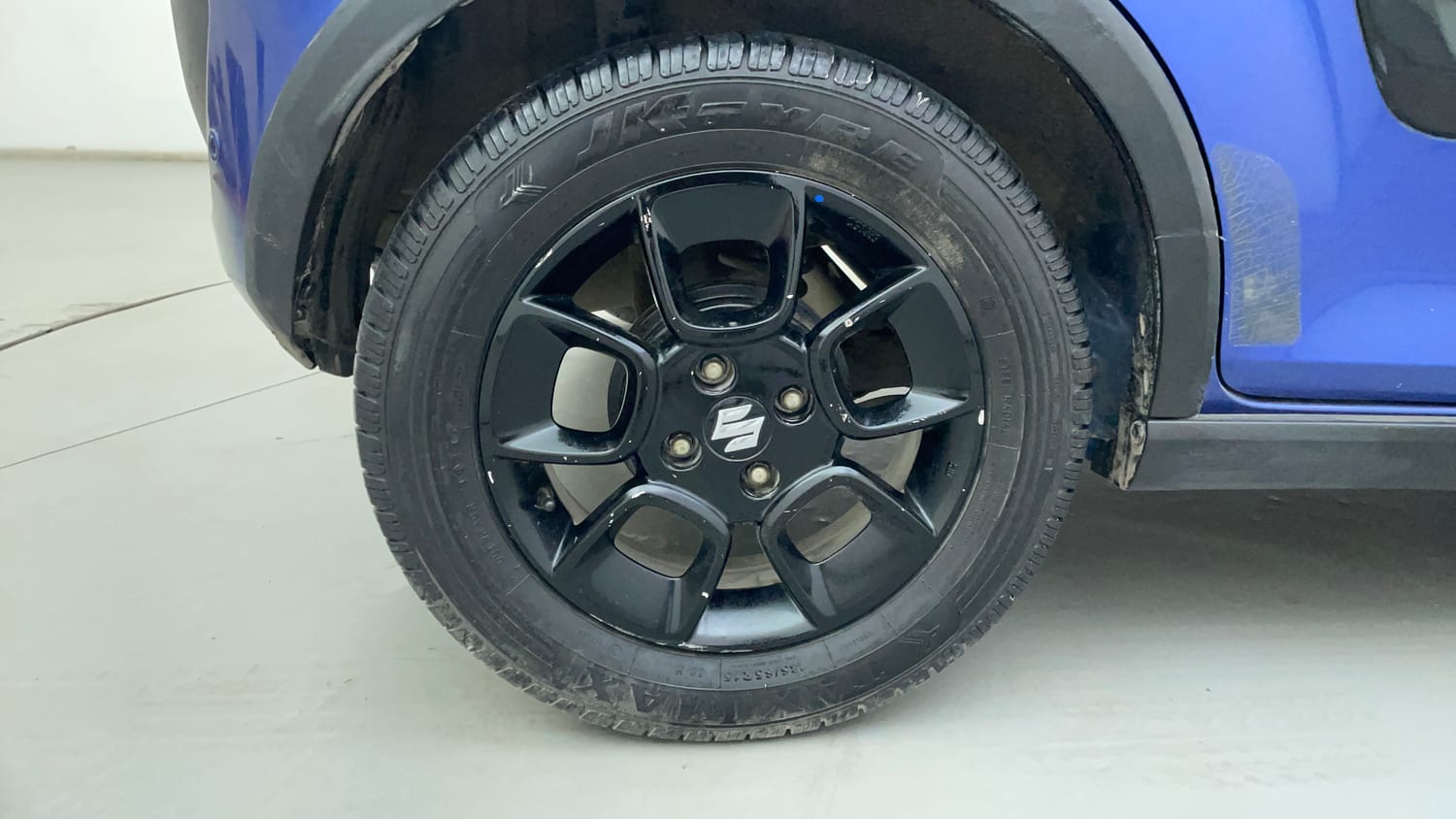 Used 2017 Maruti Suzuki Ignis Zeta 1.2 AMT Petrol Automatic tyres RIGHT REAR TYRE RIM VIEW
