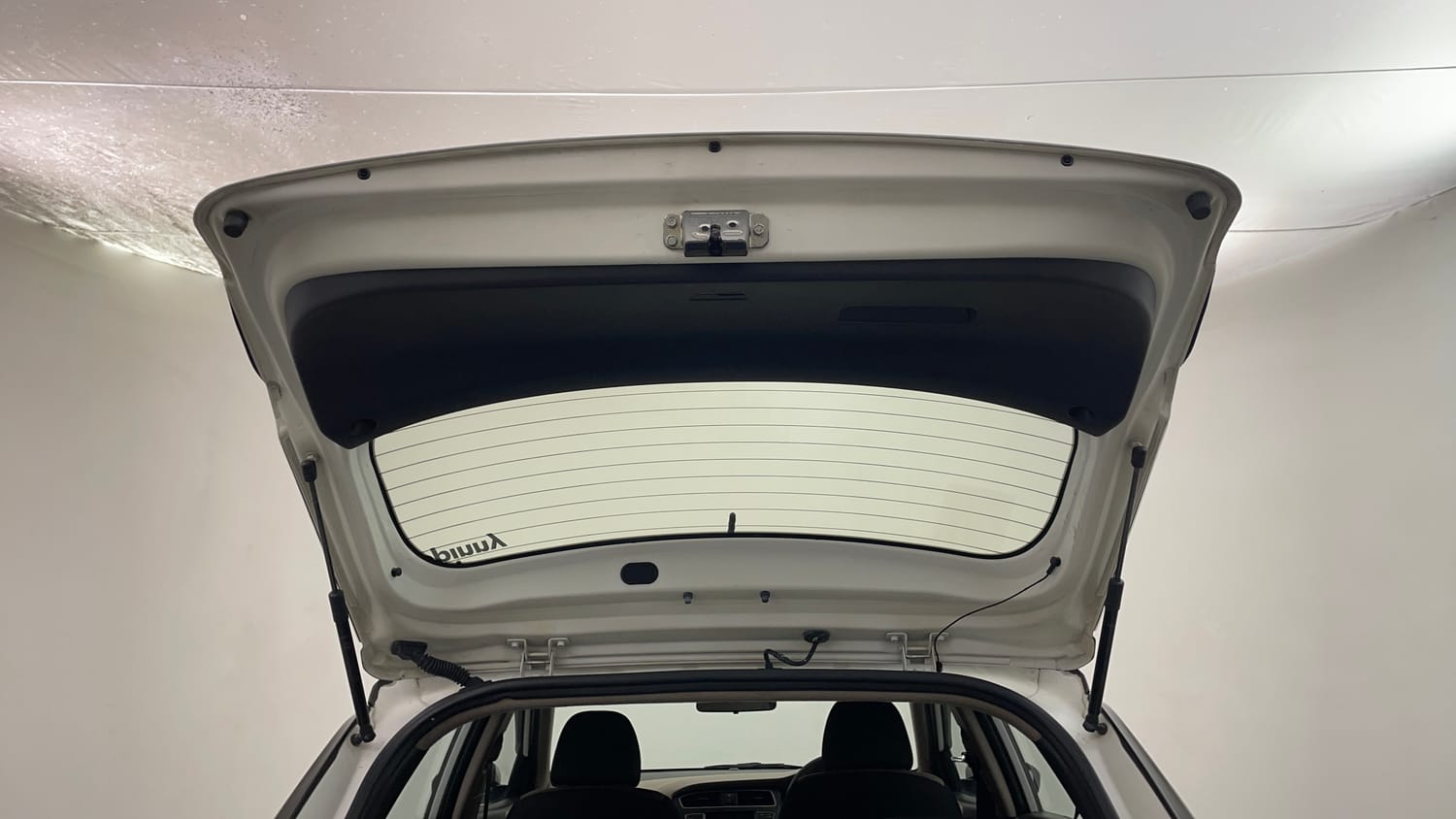Used 2019 Hyundai Elite i20 Asta 1.2 (O) Petrol Manual interior DICKY DOOR OPEN VIEW