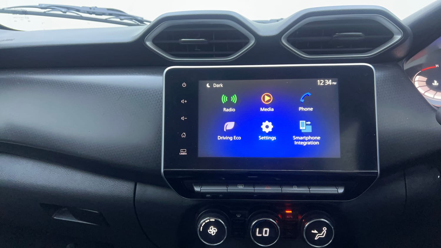 Used 2021 Nissan Magnite XV Premium Turbo CVT Petrol Automatic interior MUSIC SYSTEM & AC CONTROL VIEW
