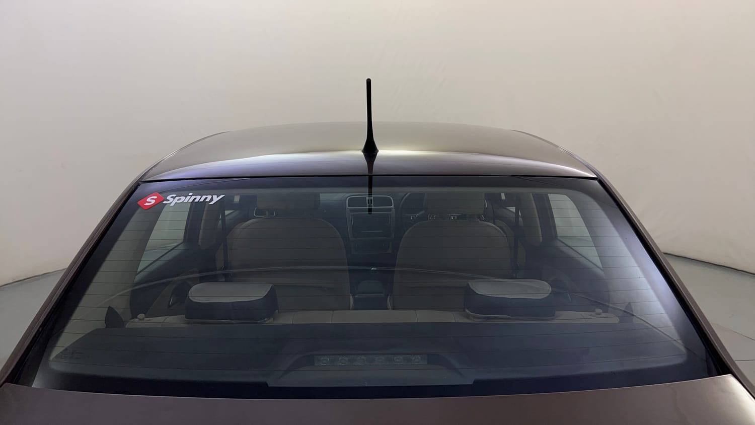 Used 2016 Volkswagen Ameo Highline1.2L (P) Petrol Manual exterior BACK WINDSHIELD VIEW