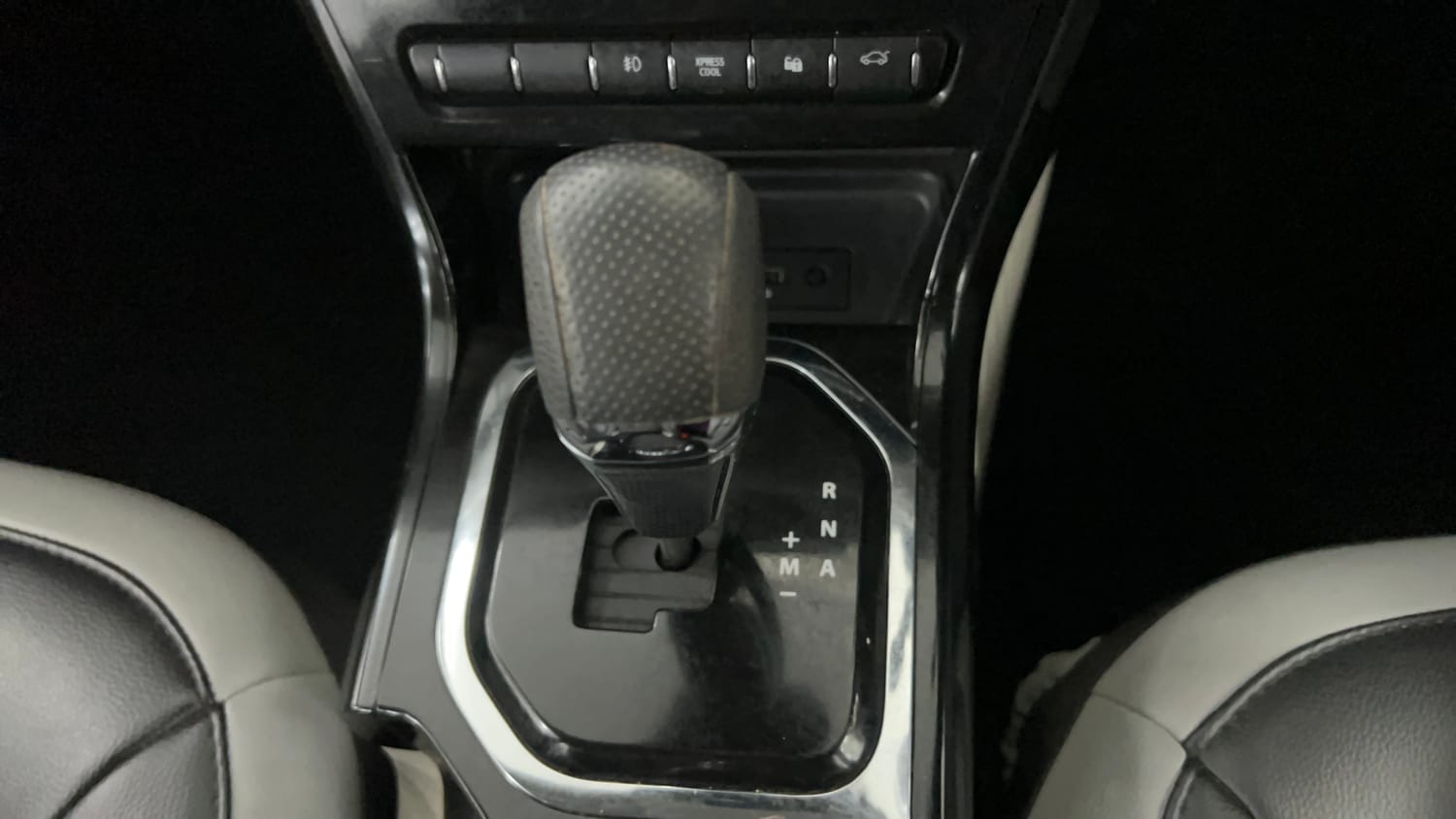 Used 2022 Tata Nexon XZA Plus (O) Diesel Diesel Automatic interior GEAR  KNOB VIEW