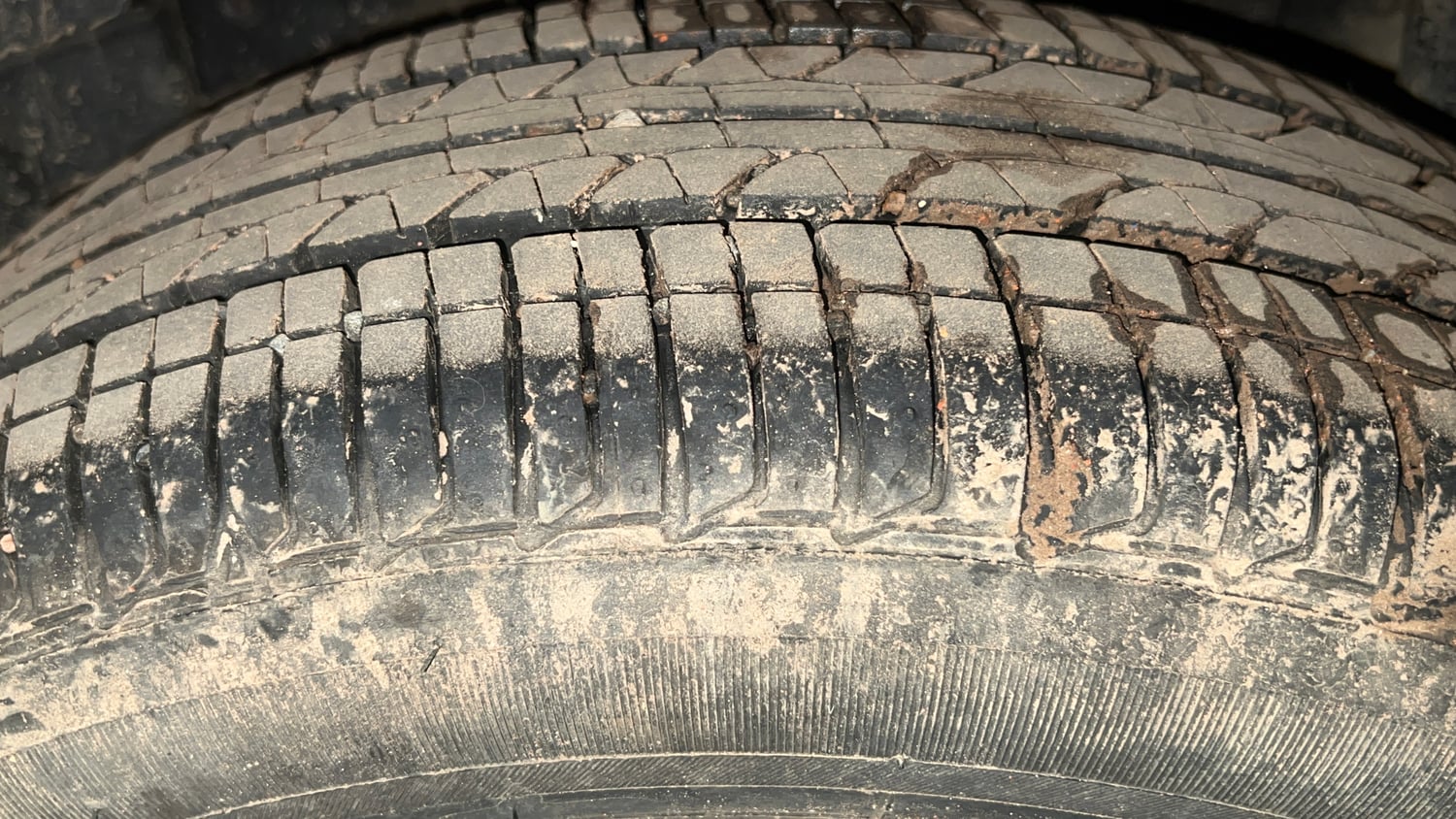 Used 2023 Tata Tigor XZA Plus Leatherette Pack Petrol Automatic tyres LEFT REAR TYRE TREAD VIEW