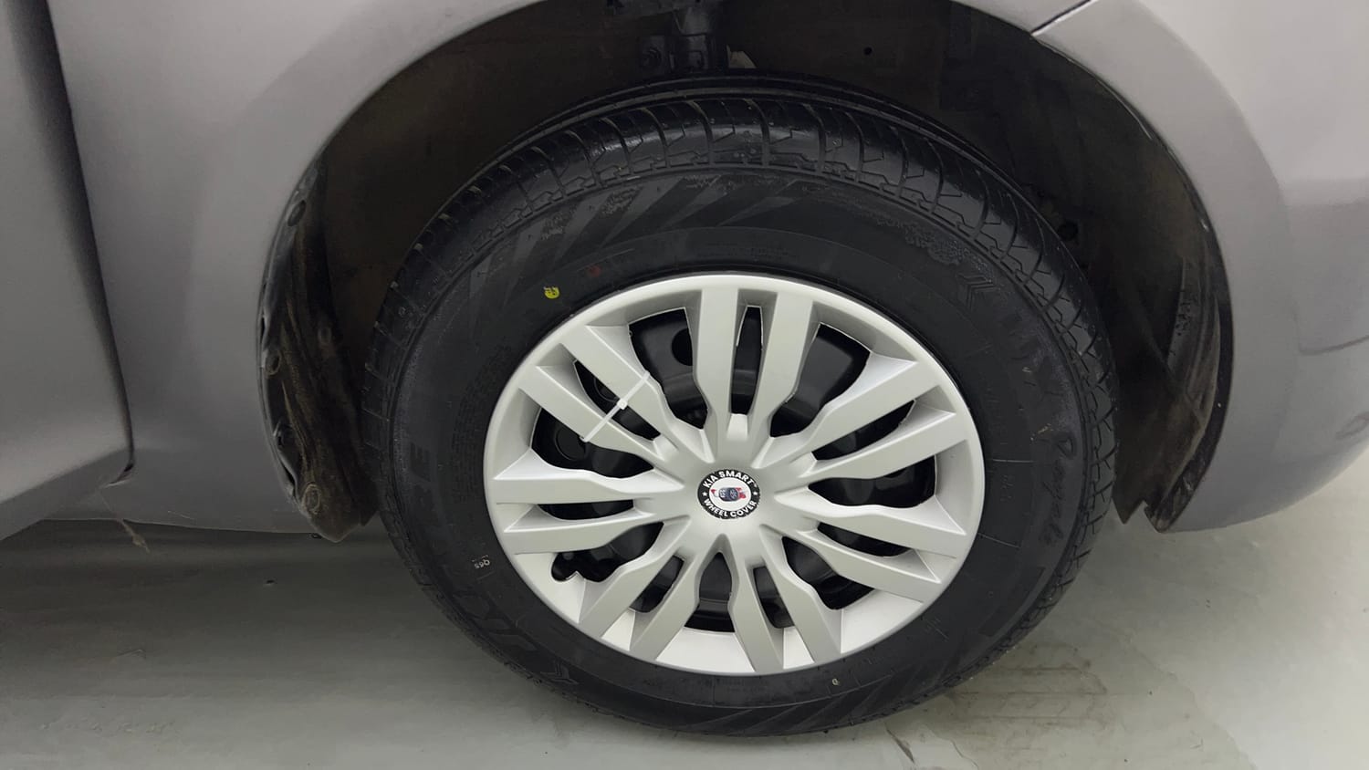Used 2015 Maruti Suzuki Swift VXi Petrol Manual tyres RIGHT FRONT TYRE RIM VIEW