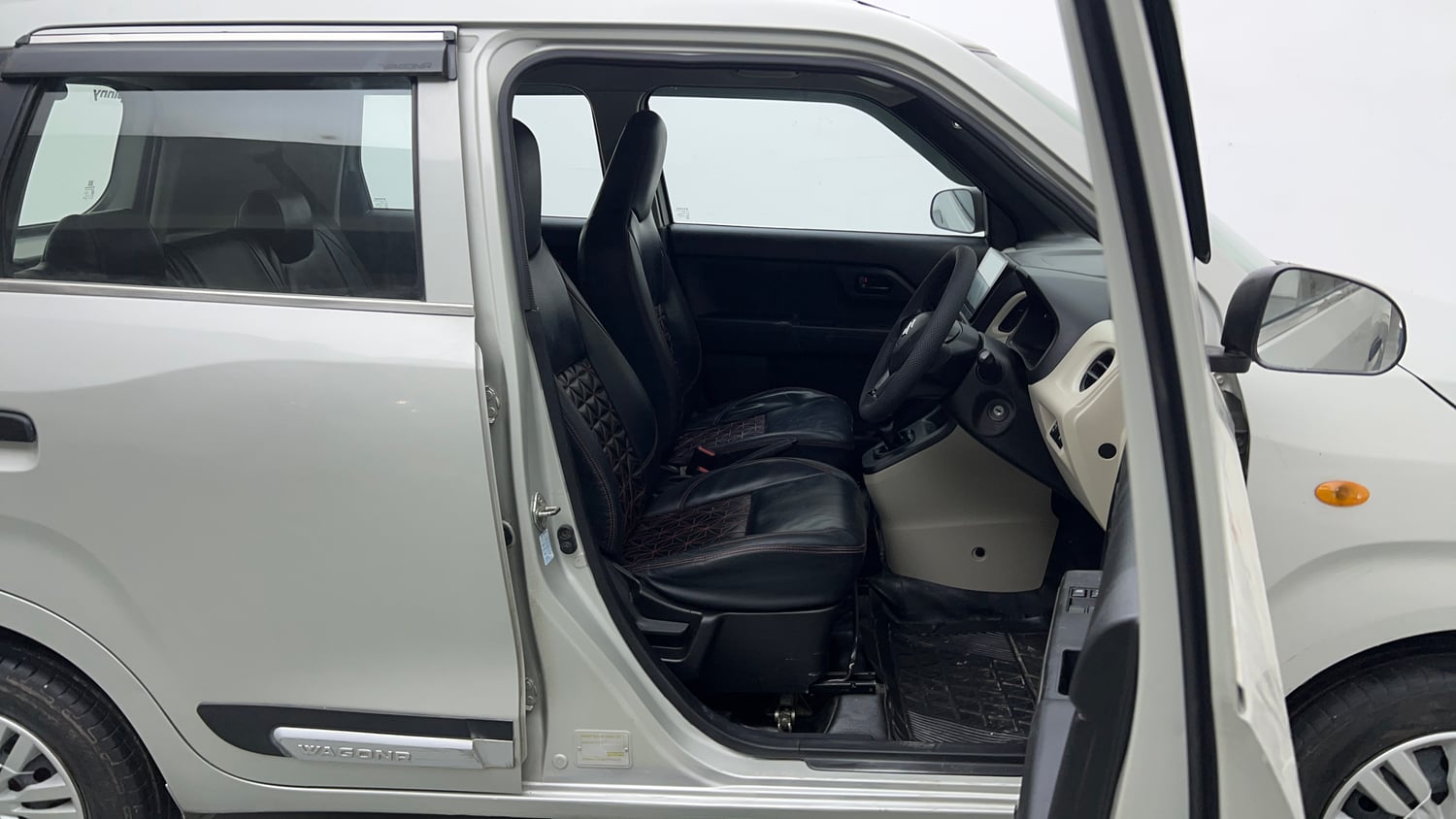 Used 2021 Maruti Suzuki Wagon R LXi 1.0 CNG Cng Manual interior RIGHT SIDE FRONT DOOR CABIN VIEW