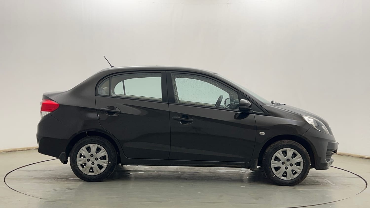Used 2015 Honda Amaze 1.2 S i-VTEC Petrol Manual exterior RIGHT SIDE VIEW