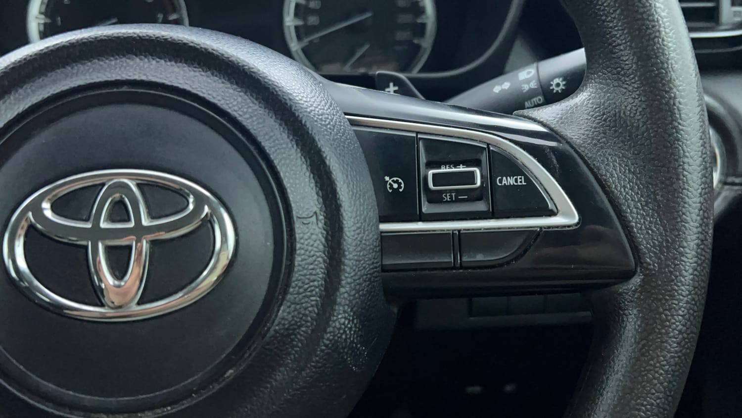Used 2024 Toyota Urban Cruiser Hyryder G AT NeoDrive Petrol Automatic top_features Cruise control