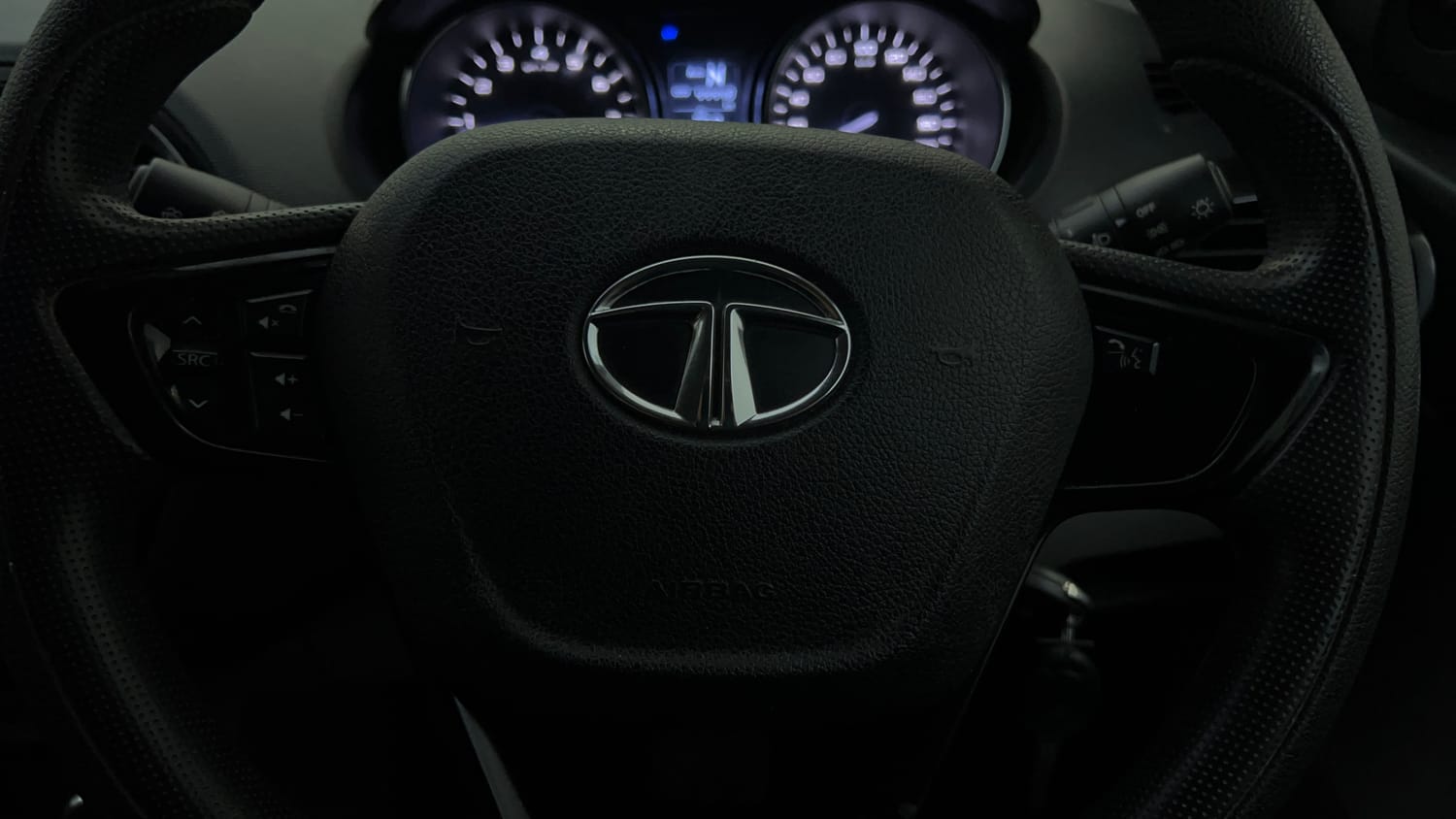 Used 2018 Tata Tiago Revotron XZA Petrol Automatic top_features Airbags