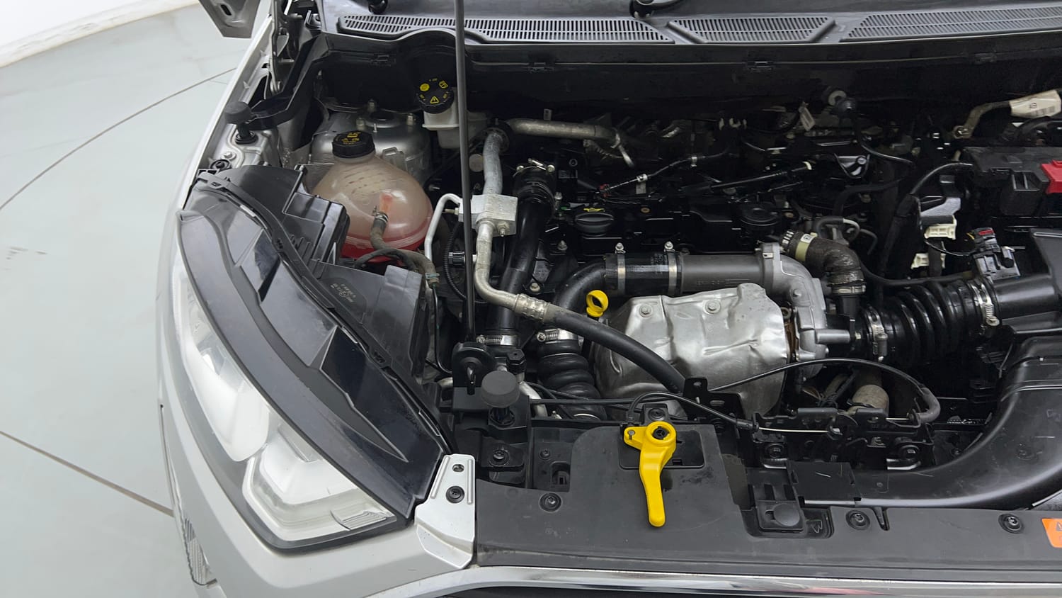 Used 2019 Ford EcoSport Titanium 1.5L TDCi Diesel Manual engine ENGINE RIGHT SIDE VIEW