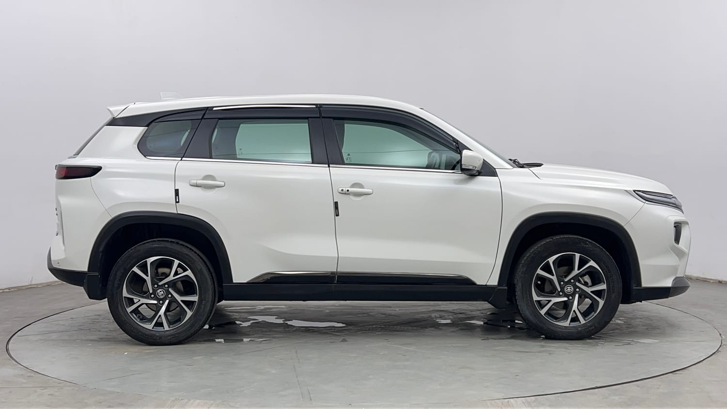 Used 2024 Toyota Urban Cruiser Hyryder G AT NeoDrive Petrol Automatic exterior RIGHT SIDE VIEW