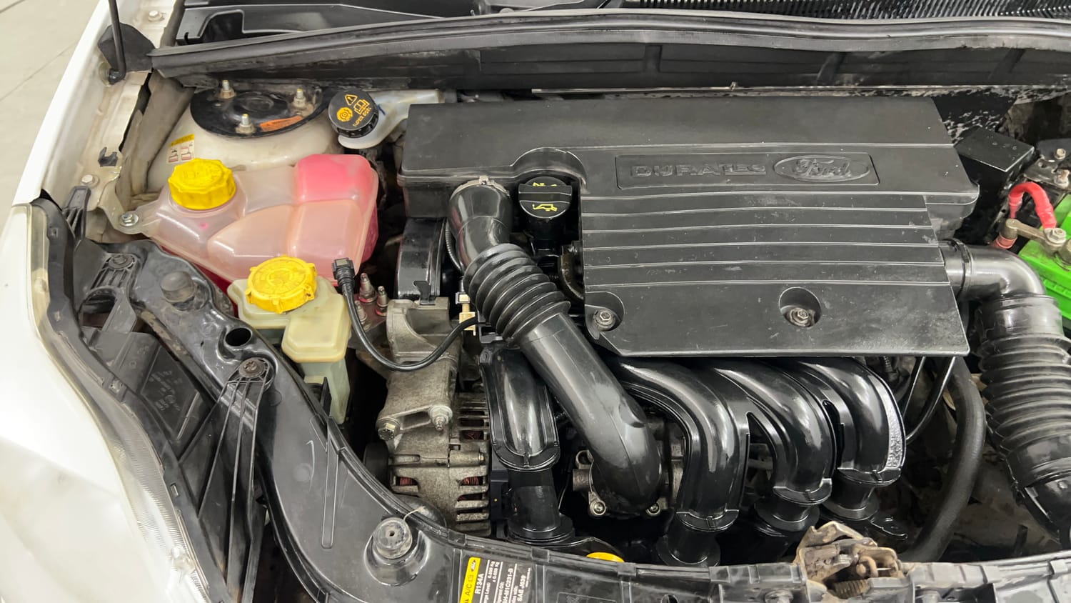 Used 2013 Ford Figo Duratec Petrol Titanium 1.2 Petrol Manual engine ENGINE RIGHT SIDE VIEW