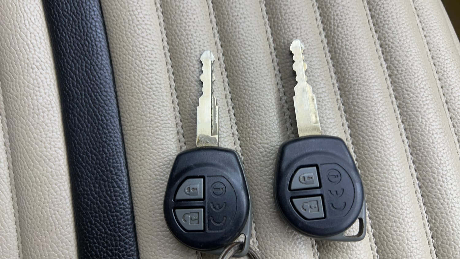 Used 2018 Maruti Suzuki Dzire VXi Petrol Manual extra CAR KEY VIEW