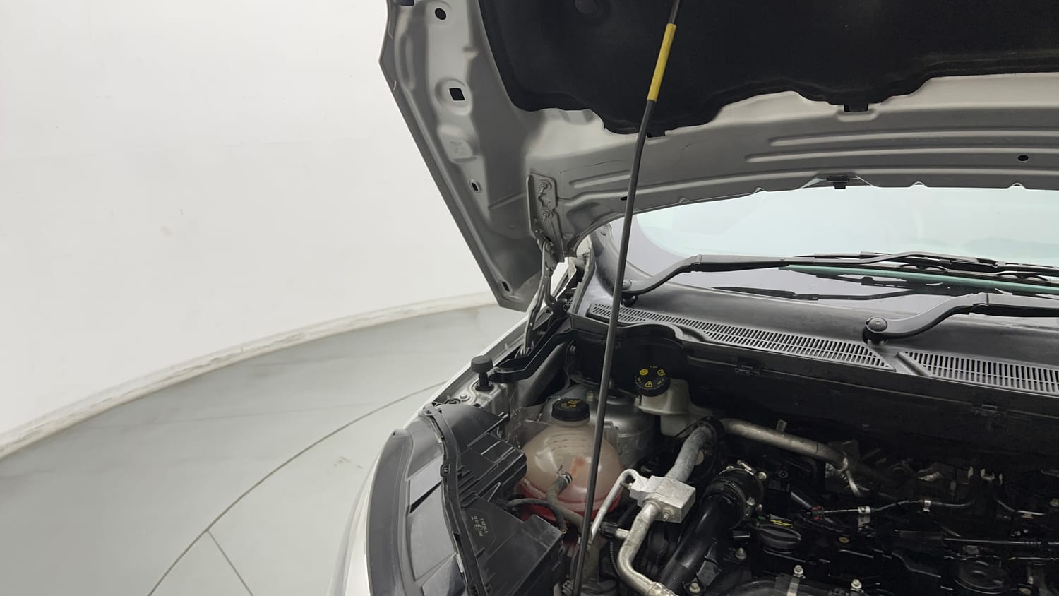 Used 2019 Ford EcoSport Titanium 1.5L TDCi Diesel Manual engine ENGINE RIGHT SIDE HINGE & APRON VIEW