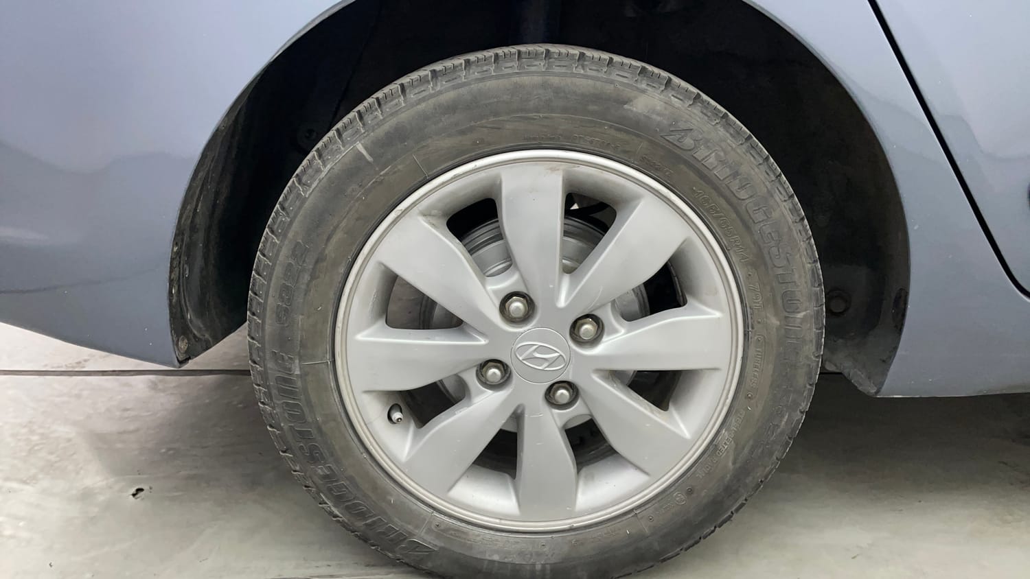 Used 2016 Hyundai Xcent SX 1.2 Petrol Manual tyres RIGHT REAR TYRE RIM VIEW