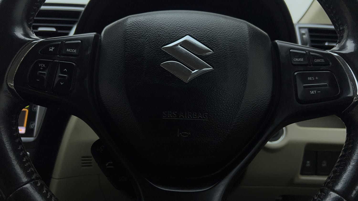 Used 2020 Maruti Suzuki Ciaz Alpha 1.5 AT Petrol Automatic top_features Airbags