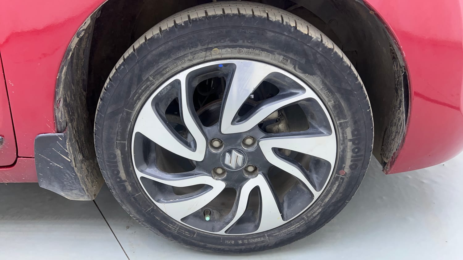 Used 2021 Maruti Suzuki Baleno Zeta Petrol Manual tyres RIGHT FRONT TYRE RIM VIEW