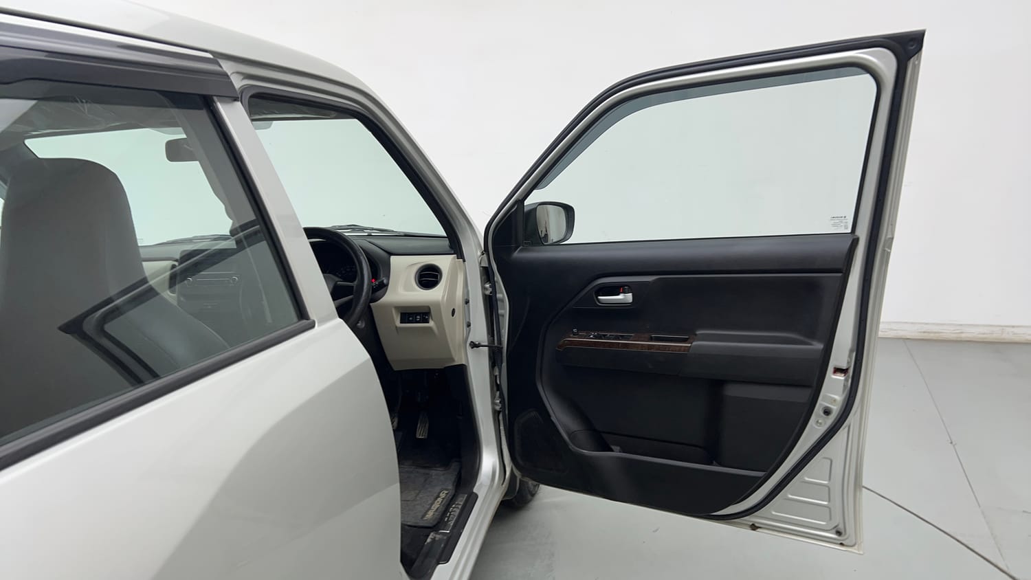 Used 2022 Maruti Suzuki Wagon R VXI 1.0 Petrol Manual interior RIGHT FRONT DOOR OPEN VIEW