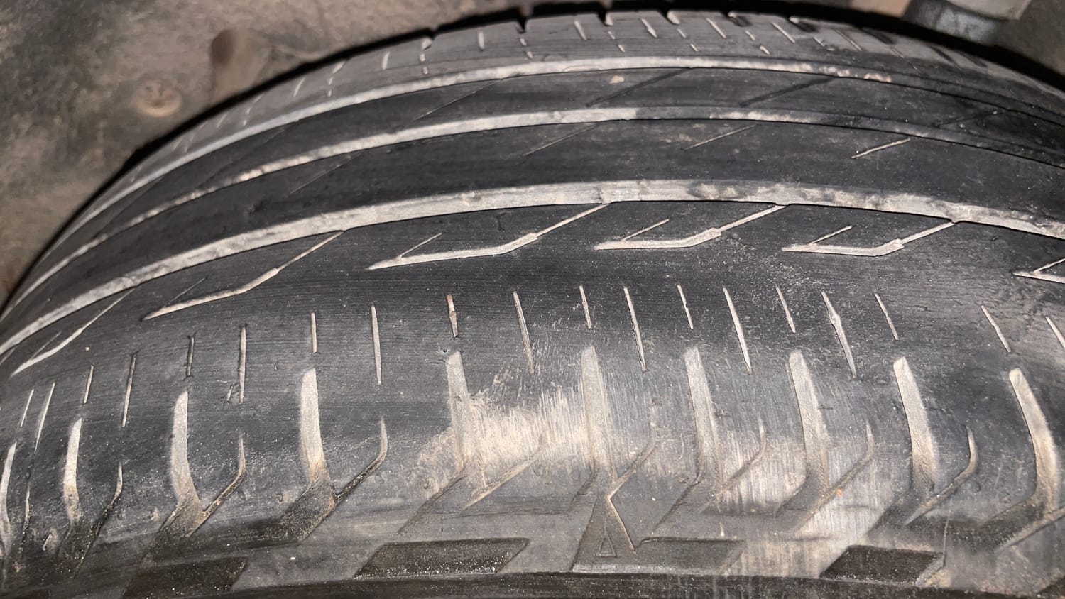 Used 2017 Ford EcoSport Trend+ 1.0L EcoBoost Petrol Manual tyres LEFT REAR TYRE TREAD VIEW