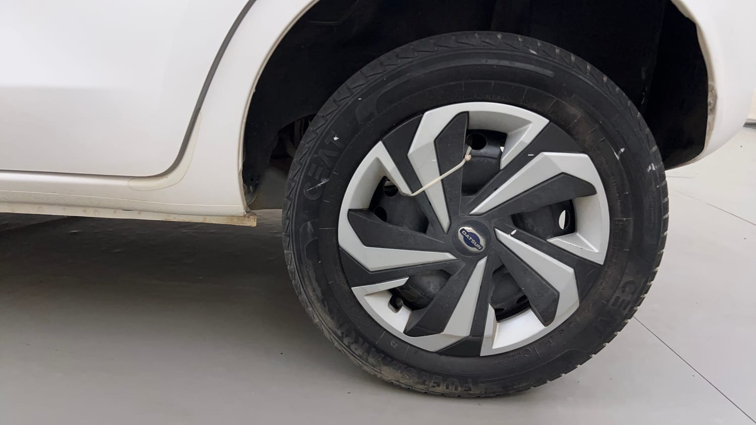 Used 2020 Datsun Redi-GO T(O) 1.0 AMT Petrol Automatic tyres LEFT REAR TYRE RIM VIEW