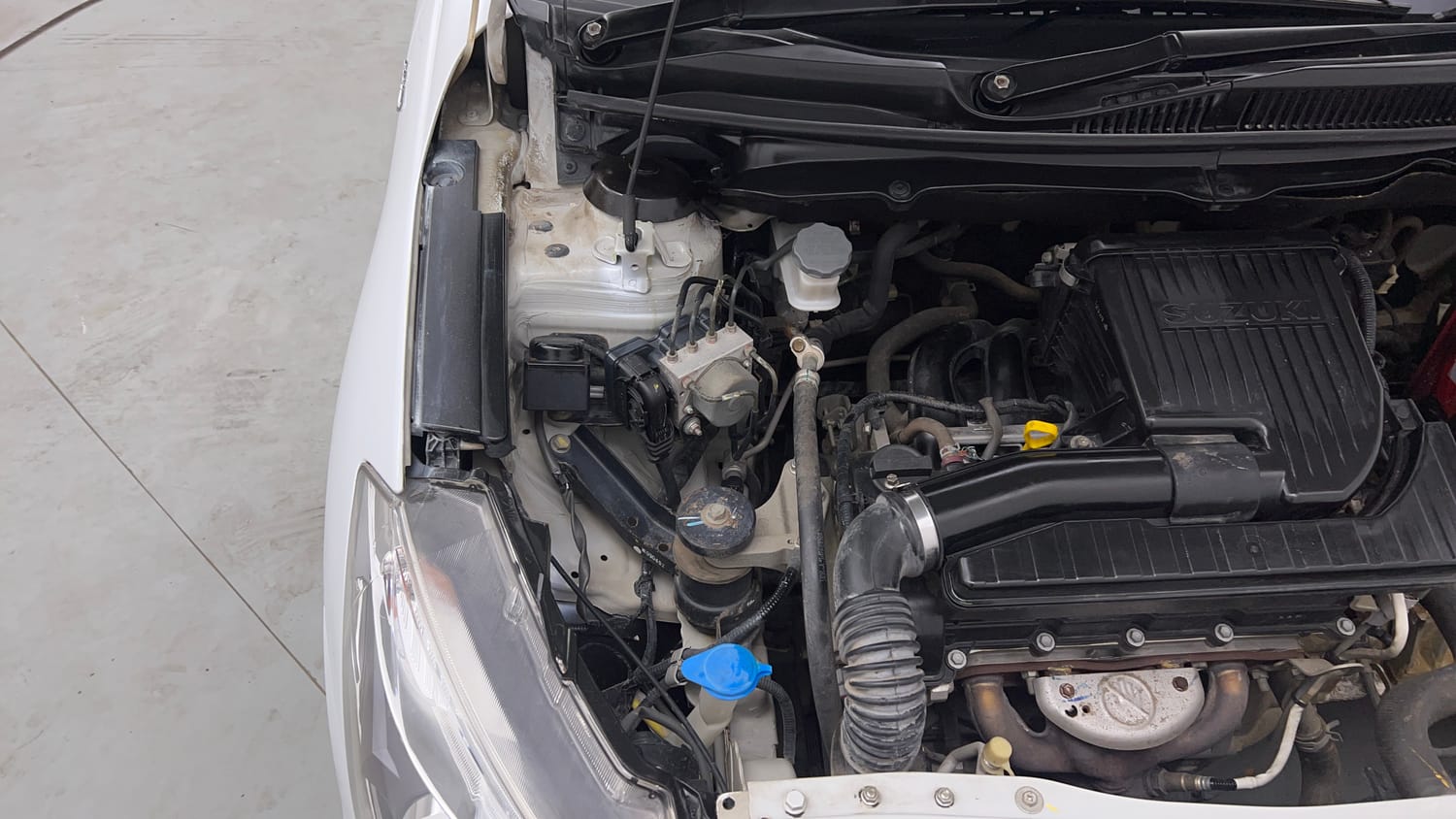 Used 2015 Maruti Suzuki Ciaz ZXI+ Petrol Manual engine ENGINE RIGHT SIDE VIEW