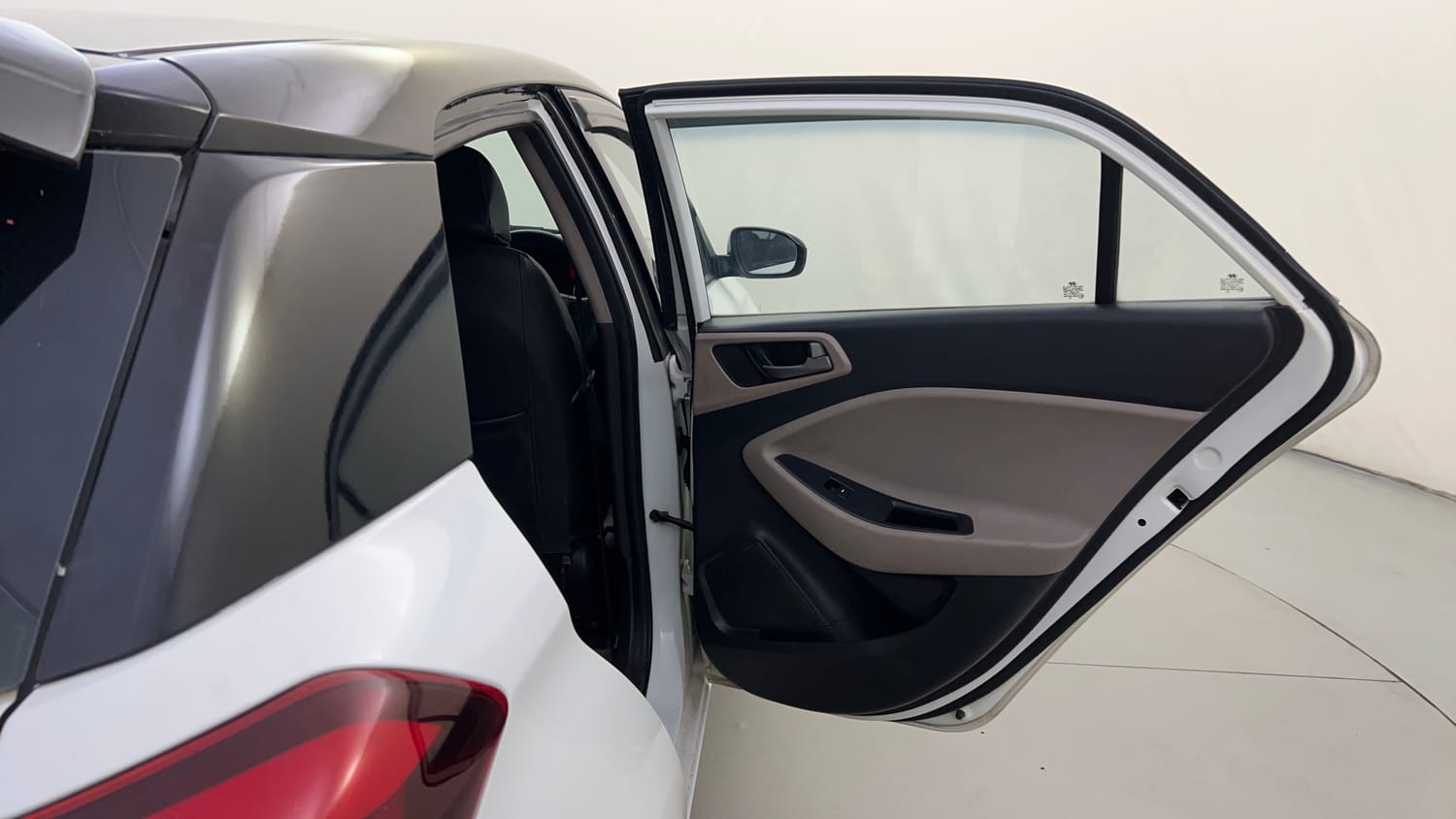 Used 2018 Hyundai Elite i20 Sportz 1.2 Petrol Manual interior RIGHT REAR DOOR OPEN VIEW