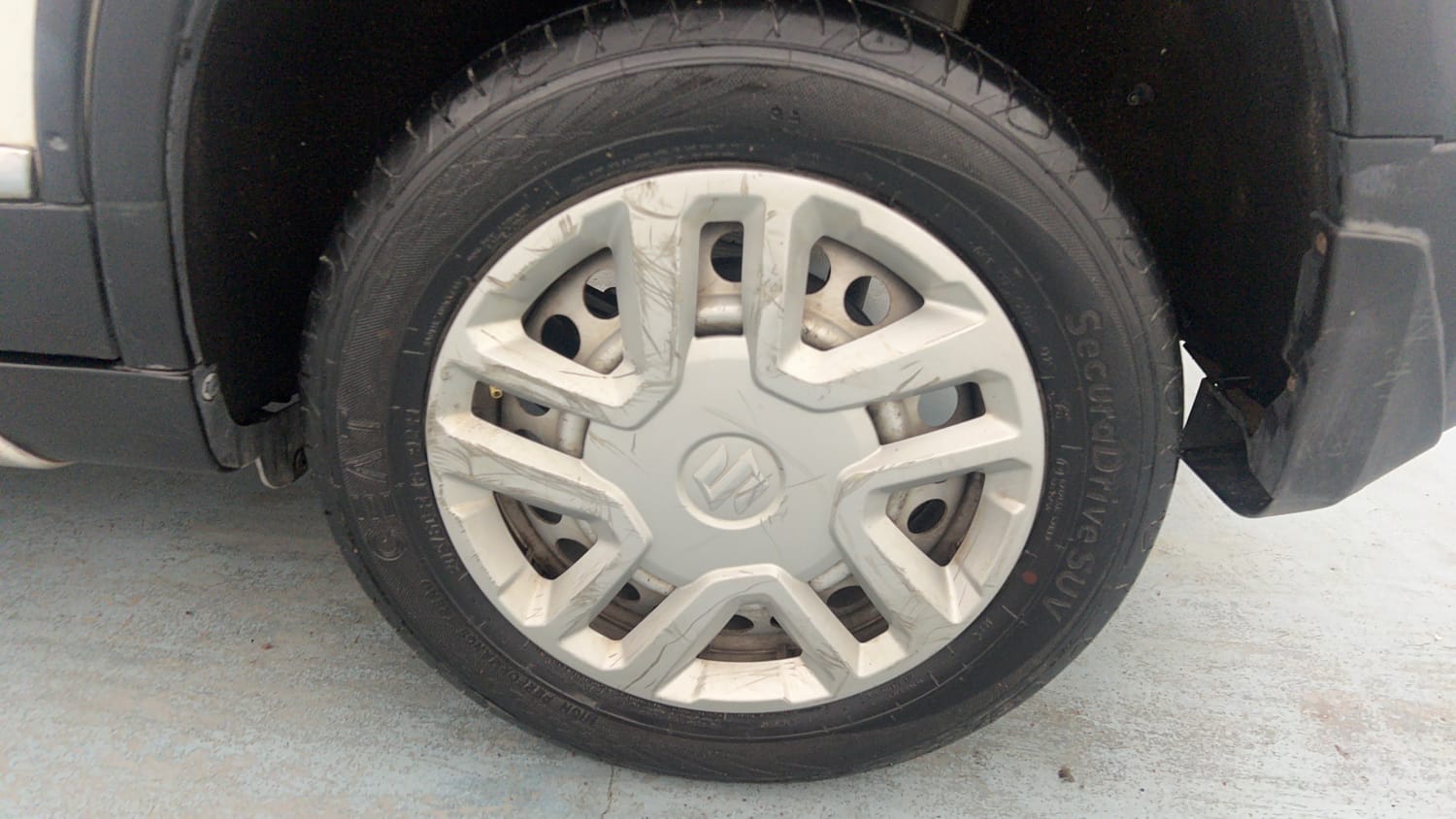 Used 2017 Maruti Suzuki Vitara Brezza LDi (O) Diesel Manual tyres LEFT REAR TYRE RIM VIEW