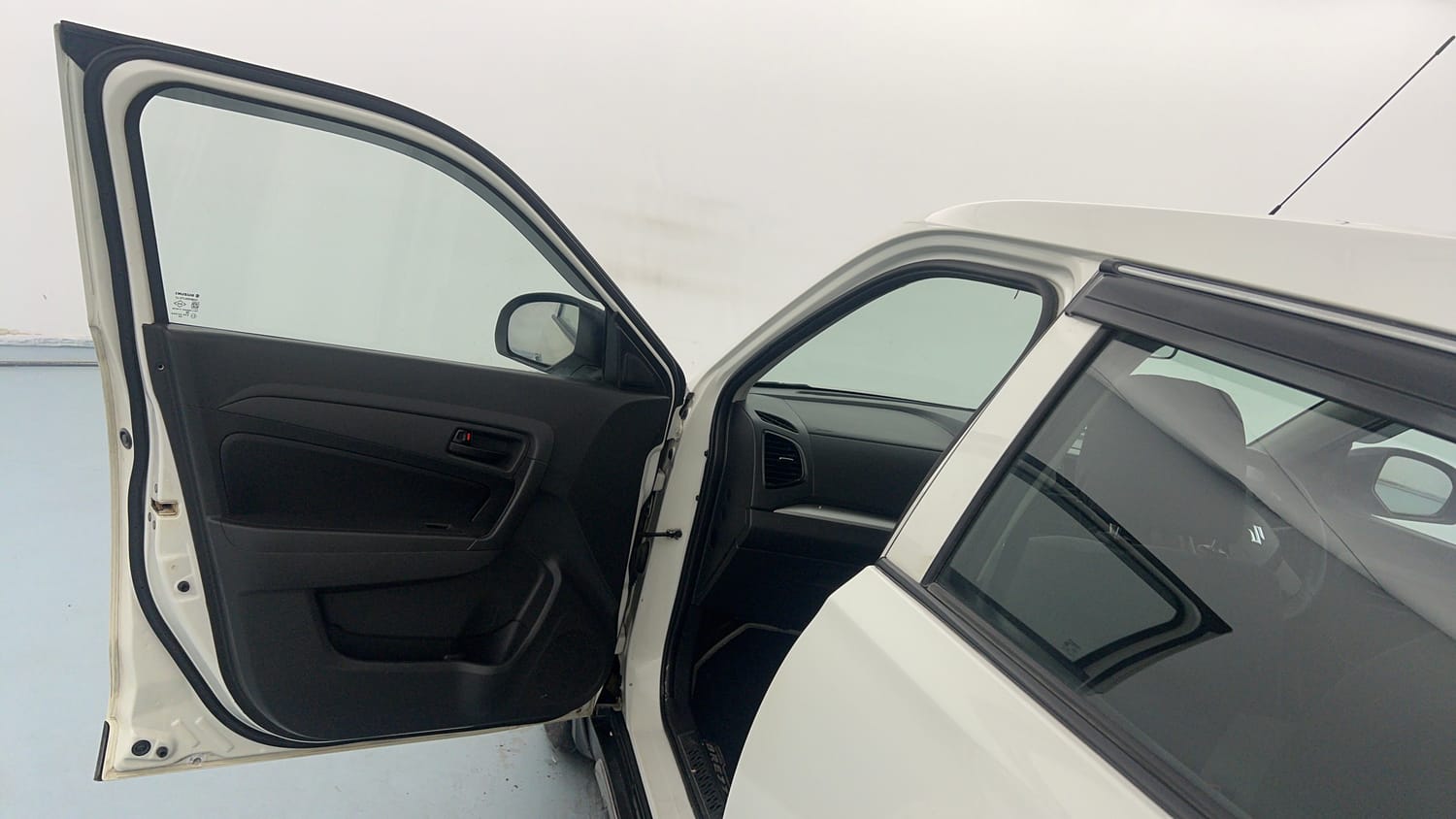 Used 2017 Maruti Suzuki Vitara Brezza LDi (O) Diesel Manual interior LEFT FRONT DOOR OPEN VIEW