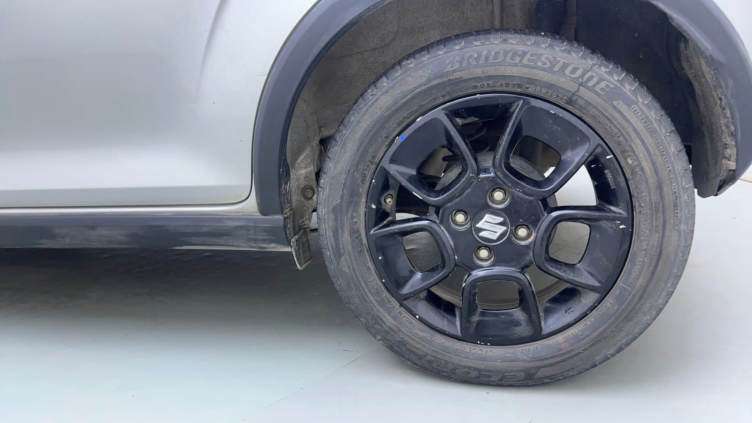 Used 2021 Maruti Suzuki Ignis Zeta 1.2 MT Petrol Manual tyres LEFT REAR TYRE RIM VIEW