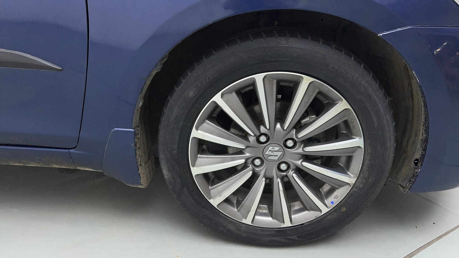 Used 2018 Maruti Suzuki Ciaz Alpha Hybrid 1.5 Petrol Manual tyres RIGHT FRONT TYRE RIM VIEW