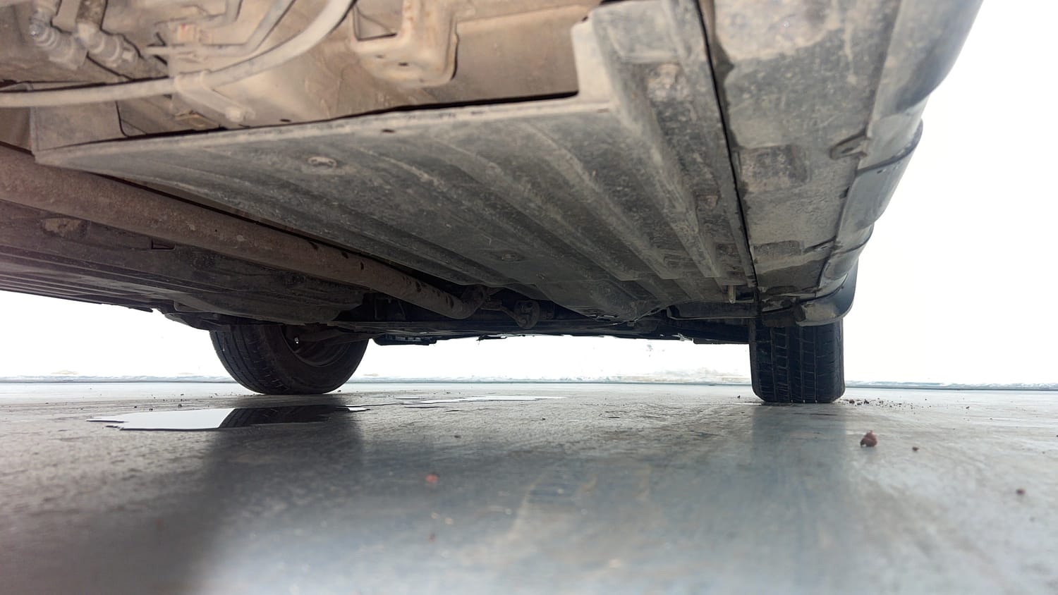 Used 2017 Maruti Suzuki Vitara Brezza LDi (O) Diesel Manual extra REAR RIGHT UNDERBODY VIEW