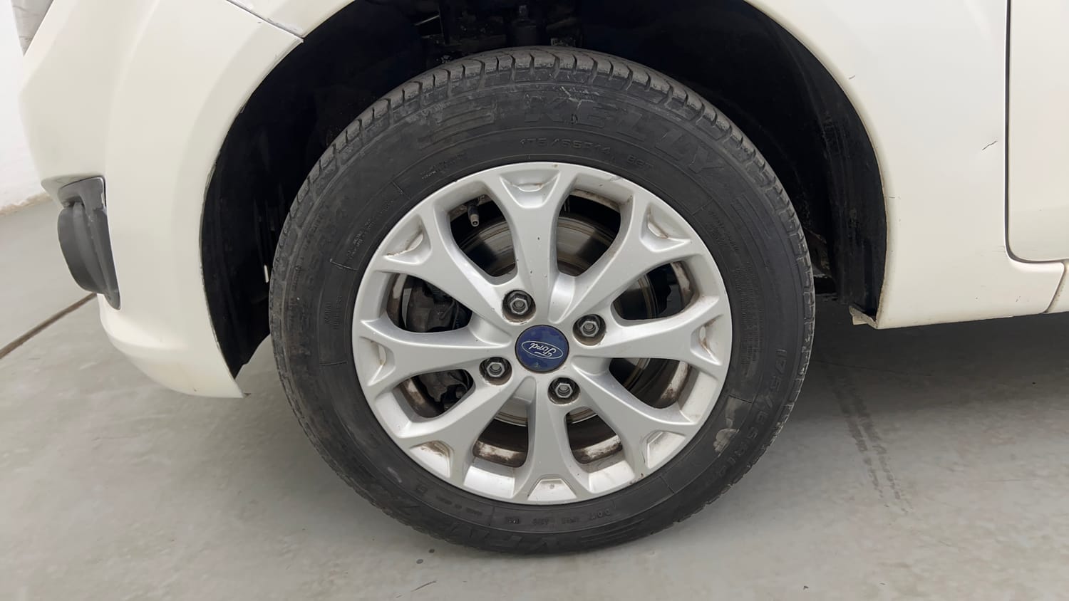 Used 2013 Ford Figo Duratec Petrol Titanium 1.2 Petrol Manual tyres LEFT FRONT TYRE RIM VIEW