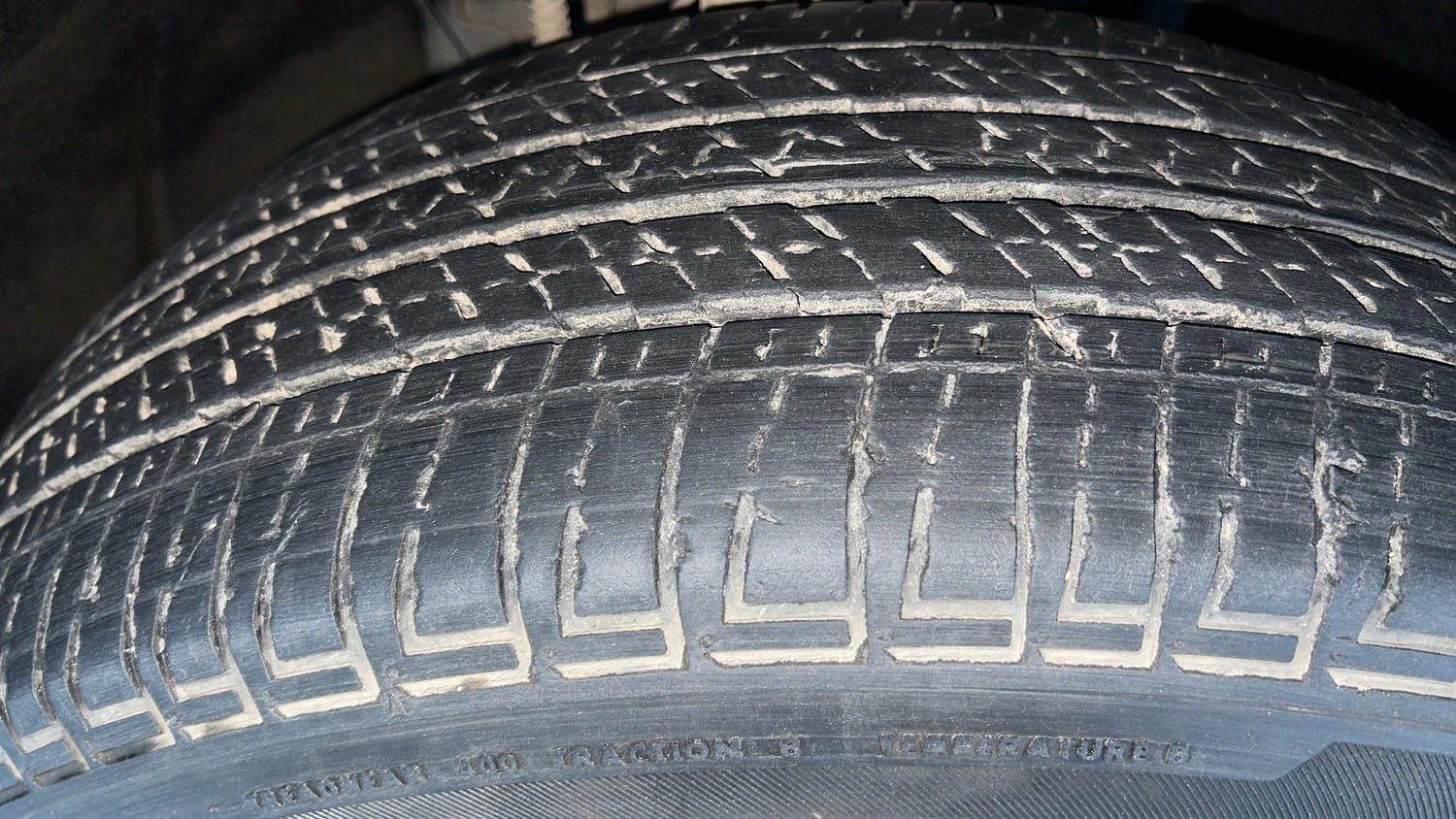 Used 2023 Mahindra Scorpio N Z8 L Petrol MT 7 STR Petrol Manual tyres RIGHT FRONT TYRE TREAD VIEW