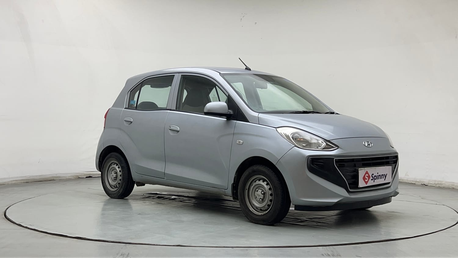 Used 2019 Hyundai Santro Magna Petrol Manual exterior RIGHT FRONT CORNER VIEW